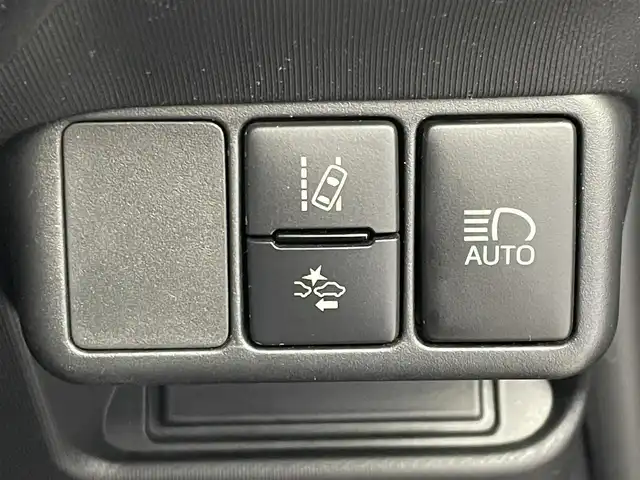 トヨタ アクア クロスオーバー グラム 埼玉県 2020(令2)年 4.3万km オリーブマイカM 純正ナビ/バックカメラ/フルセグ/衝突被害軽減ブレーキ/車線逸脱抑制装置/オートマチックハイビーム/クリアランスソナー/ETC/ドラレコ/シートヒーター/純正16インチAW/LEDヘッドライト/スマートキー