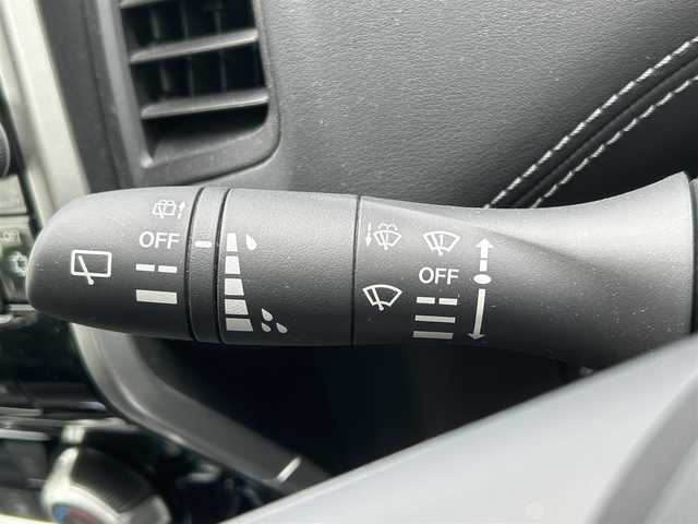 日産 セレナ e－パワー ハイウェイスター V 佐賀県 2018(平30)年 6.8万km ブリリアントホワイトパール プロパイロット/エマージェンシーブレーキ/インテリジェントクルーズコントロール/純正9インチナビ/・アラウンドビューモニター/・フルセグTV/BT/CD/DVD/純正フリップダウンモニター/インテリジェントルームミラー/純正ドライブレコーダー/シートヒーター/ハンドルヒーター/ハンズフリーパワースライドドア/両側パワースライドドア/LEDヘッドライト/純正15インチアルミホイール/フロアマット/エアバックW＋サイド＋カーテン/TEIN車高調/純正サスペンション車載/取扱説明書