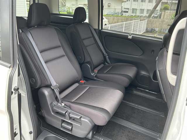 日産 セレナ e－パワー ハイウェイスター V 佐賀県 2018(平30)年 6.8万km ブリリアントホワイトパール プロパイロット/エマージェンシーブレーキ/インテリジェントクルーズコントロール/純正9インチナビ/・アラウンドビューモニター/・フルセグTV/BT/CD/DVD/純正フリップダウンモニター/インテリジェントルームミラー/純正ドライブレコーダー/シートヒーター/ハンドルヒーター/ハンズフリーパワースライドドア/両側パワースライドドア/LEDヘッドライト/純正15インチアルミホイール/フロアマット/エアバックW＋サイド＋カーテン/TEIN車高調/純正サスペンション車載/取扱説明書