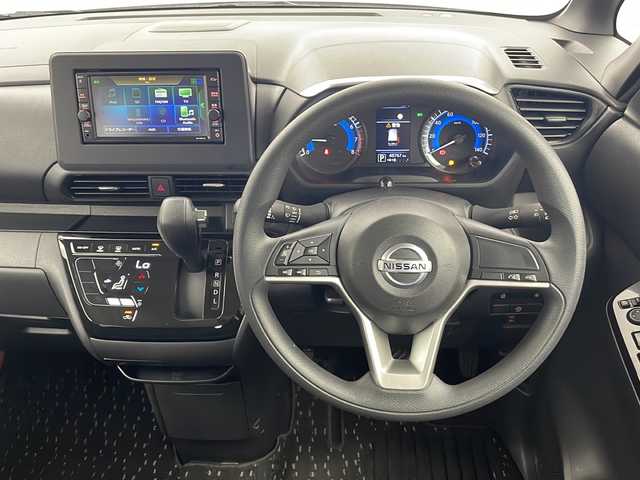 日産 ルークス ハイウェイスター X 栃木県 2020(令2)年 4.9万km フローズンバニラパール 純正SDナビ（BT/SD/CD/USB/iPod/AM/FM)/フルセグTV/エマージェンシーブレーキ/踏み間違い衝突防止アシスト/車線逸脱防止支援システム/ハイビームアシスト/ふらつき警報/先行者発進通知/全周囲カメラ/左側電動スライドドア/コーナーセンサー/LEDヘッドライト/ステアリングスイッチ/キーレススマートキー/電動格納ミラー/アイドリングストップ/ETC/プッシュスタート/ドアバイザー/純正フロアマット