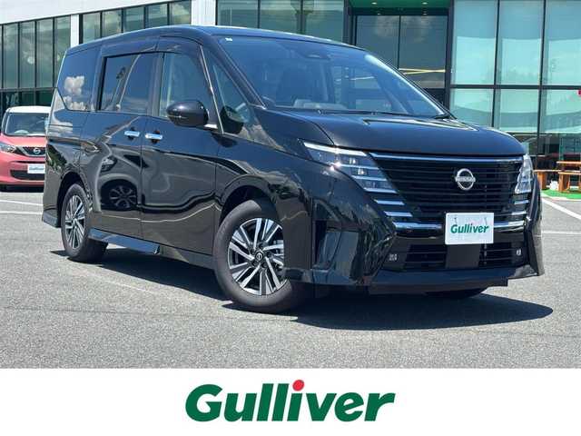 日産 セレナ e－パワー ハイウェイスター V 奈良県 2024(令6)年 0.1万km ダイヤモンドブラック ９インチ純正フルセグナビ(MM223D-Le)　/Ｂｌｕｅｔｏｏｔｈ　/フリップダウンモニター　/全方位モニター　/ＨＤＭＩ　/デジタルインナーミラー　/電動パーキングブレーキ　/ブレーキホールド　/ビルトインＥＴＣ/USBタイプC/両側パワースライドドア/前後ドライブレコーダー/純正アルミホイール/純正フロアマット