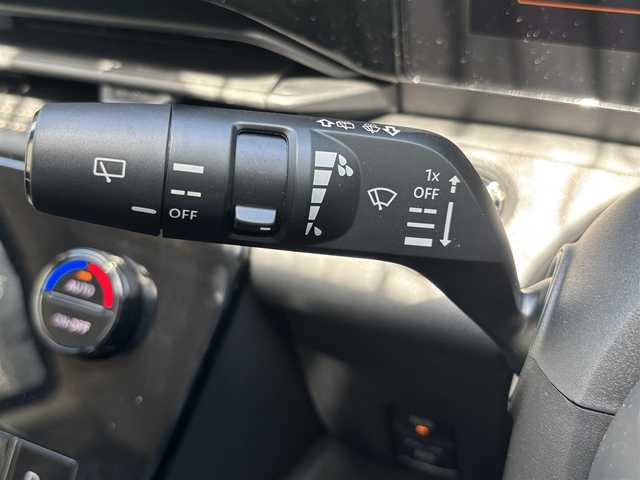 日産 セレナ e－パワー ハイウェイスター V 奈良県 2024(令6)年 0.1万km ダイヤモンドブラック ９インチ純正フルセグナビ(MM223D-Le)　/Ｂｌｕｅｔｏｏｔｈ　/フリップダウンモニター　/全方位モニター　/ＨＤＭＩ　/デジタルインナーミラー　/電動パーキングブレーキ　/ブレーキホールド　/ビルトインＥＴＣ/USBタイプC/両側パワースライドドア/前後ドライブレコーダー/純正アルミホイール/純正フロアマット