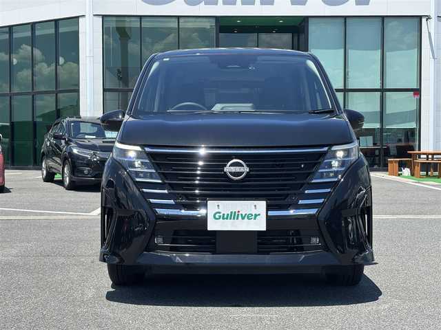 日産 セレナ e－パワー ハイウェイスター V 奈良県 2024(令6)年 0.1万km ダイヤモンドブラック ９インチ純正フルセグナビ(MM223D-Le)　/Ｂｌｕｅｔｏｏｔｈ　/フリップダウンモニター　/全方位モニター　/ＨＤＭＩ　/デジタルインナーミラー　/電動パーキングブレーキ　/ブレーキホールド　/ビルトインＥＴＣ/USBタイプC/両側パワースライドドア/前後ドライブレコーダー/純正アルミホイール/純正フロアマット