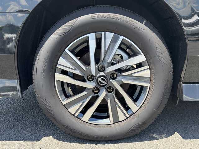 日産 セレナ e－パワー ハイウェイスター V 奈良県 2024(令6)年 0.1万km ダイヤモンドブラック ９インチ純正フルセグナビ(MM223D-Le)　/Ｂｌｕｅｔｏｏｔｈ　/フリップダウンモニター　/全方位モニター　/ＨＤＭＩ　/デジタルインナーミラー　/電動パーキングブレーキ　/ブレーキホールド　/ビルトインＥＴＣ/USBタイプC/両側パワースライドドア/前後ドライブレコーダー/純正アルミホイール/純正フロアマット