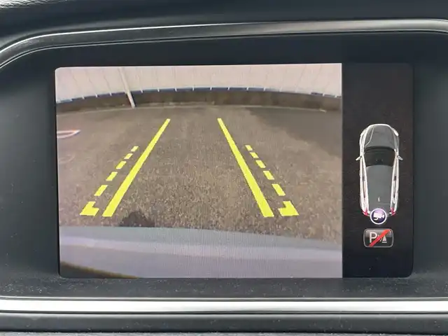ボルボ Ｖ４０ T2 キネティック 愛知県 2017(平29)年 5.1万km アマゾンブルー メーカーオプションナビ【Bluetooth CD DVD HDD iPod】/ETC/バックカメラ/レーダークルーズコントロール/クロストラフィックアラート/ブラインドスポットインフォメーションシステム/レーンキープアシスト/前後コーナーセンサー/HIDヘッドライト/オートライト/ステアリングリモコン/ハンズフリー/電動格納ドアミラー/純正フロアマット/純正アルミホイール/禁煙車