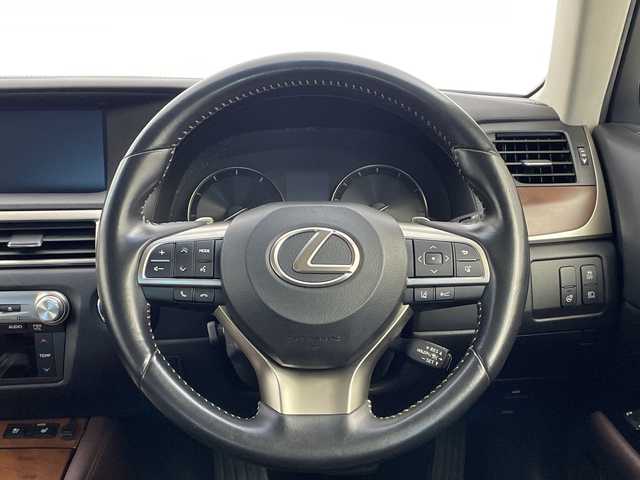 レクサス ＧＳ 350 Iパッケージ 新潟県 2016(平28)年 6.9万km ソニッククォーツ 4WD/純正メモリナビ/　フルセグTV/Bluetooth/USB/CD/DVD/レーダークルーズコントロール/衝突被害軽減ブレーキ/レーンキープアシスト/ブラインドスポットモニター/リヤカメラディテクション/前後コーナーセンサー/レザーシート/前席シートヒーター/前席シートベンチレーション/前席パワーシート/D席メモリーシート/バックモニター/ビルトインETC2.0/ステアリングヒーター/3眼LEDヘッドライト/オートマチックハイビーム/オートライト/パドルシフト/レザーステアリング/ステアリングスイッチ