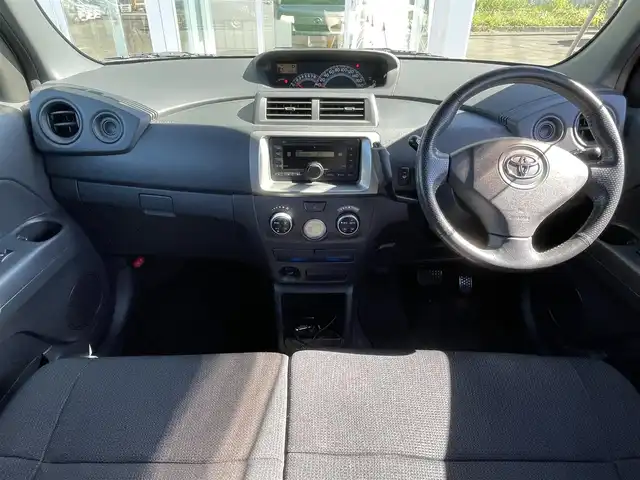 トヨタ ｂＢ Z Lパッケージ 道央・札幌 2013(平25)年 10.6万km ブライトシルバーM ・4WD/・寒冷地仕様/・CD・AM・FM再生/・前方ドライブレコーダー/・ベンチシート/・純正フロアマット/・電動格納ミラー/・ヘッドライトレベライザー/・ドアバイザー/・バニティミラー/・スマートキー/・取扱説明書/・保障書