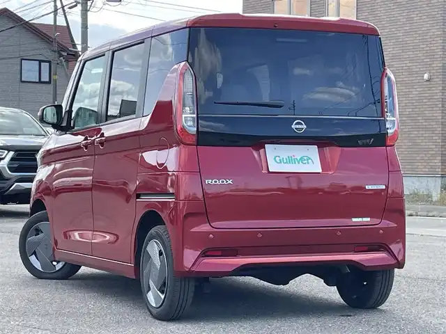 日産 ルークス X ターボ 道央・札幌 2024(令6)年 0.7万km スパークリングレッドM ４WD/純正ディーラーOPナビ/CD/SD/BT/フルセグ/エマージェンシーブレーキ/横滑り防止装置/レーンキープアシスト/クリアランスソナー/アラウンドビューモニター/アイドリングストップ/両側パワースライドドア/前席シートヒーター/ステアリングリモコン/ハンドルヒーター/プッシュスタート/スマートキー/LEDヘッドライト/オートライト/オートハイビーム/ヘッドライトレベライザー/電動格納ミラー/純正フロアマット/スペアキー
