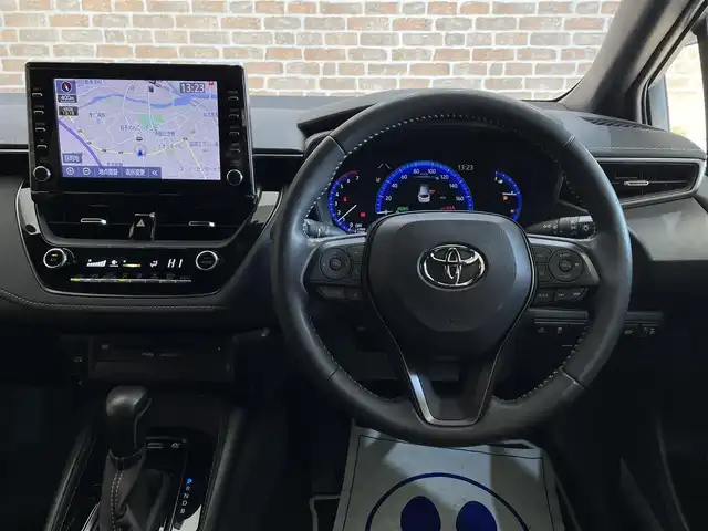 トヨタ カローラツーリング ハイブリッド ダブルバイビー 岩手県 2021(令3)年 8.8万km ホワイトパールクリスタルシャイン ４WD/ヘッドアップディスプレイ/トヨタセーフティセンス/プリクラッシュセーフティ/レーダークルーズコントロール/レーントレーシングアシスト/オートマチックハイビーム/ブラインドスポットモニター/リヤクロストラフィックアラート/クリアランスソナー/横滑り防止装置/オートブレーキホールド/前席シートヒーター/ステアリングヒーター/AC100V1500Wアクセサリーコンセント/純正ディスプレイオーディオ/ナビゲーション機能/フルセグTV/CD・DVDデッキ/バックカメラ/ETC2.0/ドライブレコーダー/LEDヘッドランプ/純正１７インチアルミホイール