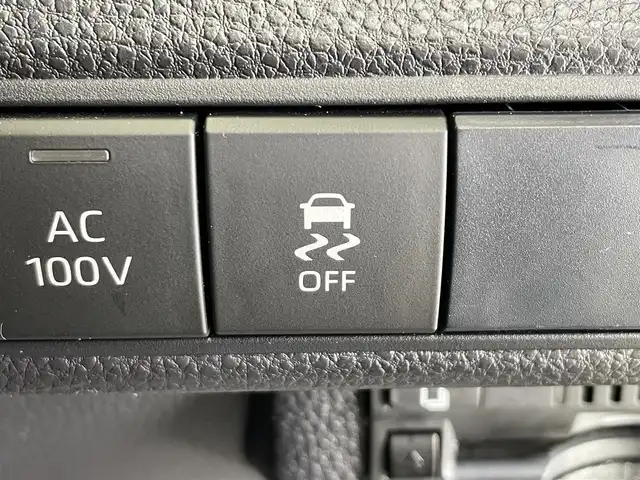 トヨタ カローラツーリング ハイブリッド ダブルバイビー 岩手県 2021(令3)年 8.8万km ホワイトパールクリスタルシャイン ４WD/ヘッドアップディスプレイ/トヨタセーフティセンス/プリクラッシュセーフティ/レーダークルーズコントロール/レーントレーシングアシスト/オートマチックハイビーム/ブラインドスポットモニター/リヤクロストラフィックアラート/クリアランスソナー/横滑り防止装置/オートブレーキホールド/前席シートヒーター/ステアリングヒーター/AC100V1500Wアクセサリーコンセント/純正ディスプレイオーディオ/ナビゲーション機能/フルセグTV/CD・DVDデッキ/バックカメラ/ETC2.0/ドライブレコーダー/LEDヘッドランプ/純正１７インチアルミホイール