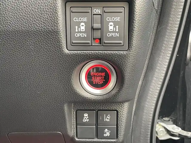 ホンダ Ｎ ＢＯＸ カスタム G L ターボ ホンダセンシング 東京都 2020(令2)年 5万km クリスタルブラックパール オーディオレス/両側電動スライドドア　/レーダークルーズコントロールシステム　/シートヒーター　/ＥＴＣ　/パドルシフト　/バックカメラ　/純正フロアマット　/ＡＢＳ　/横滑り防止装置　/コーナーセンサー　/レーンアシスト　/盗難防止装置/オートライト/衝突被害軽減ブレーキ