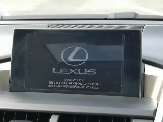 レクサス ＮＸ 200t バージョンL 茨城県 2016(平28)年 6.6万km ソニッククォーツ 純正ナビ/【AM・FM・CD・DVD・SD・USB・BT・VTR・AUX・TV】/サンルーフ/シートヒーター/エアシート/パワーシート/シートメモリ/ステアリングヒーター/100V電源/電動リアゲート/パドルシフト/レーダークルコン/ETC/Bカメラ/前後ドラレコ/ブレーキホールド/MTモード付AT/ステリモ
