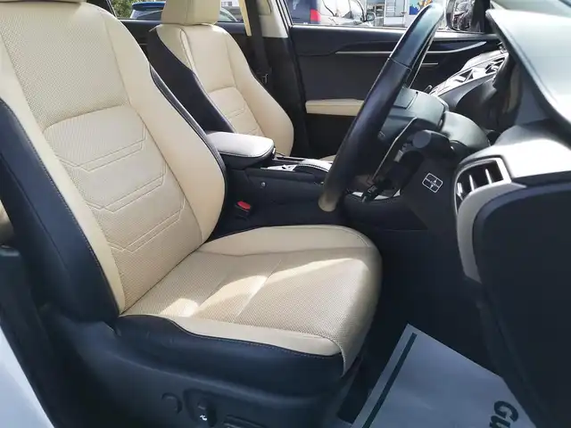 レクサス ＮＸ 200t バージョンL 茨城県 2016(平28)年 6.6万km ソニッククォーツ 純正ナビ/【AM・FM・CD・DVD・SD・USB・BT・VTR・AUX・TV】/サンルーフ/シートヒーター/エアシート/パワーシート/シートメモリ/ステアリングヒーター/100V電源/電動リアゲート/パドルシフト/レーダークルコン/ETC/Bカメラ/前後ドラレコ/ブレーキホールド/MTモード付AT/ステリモ