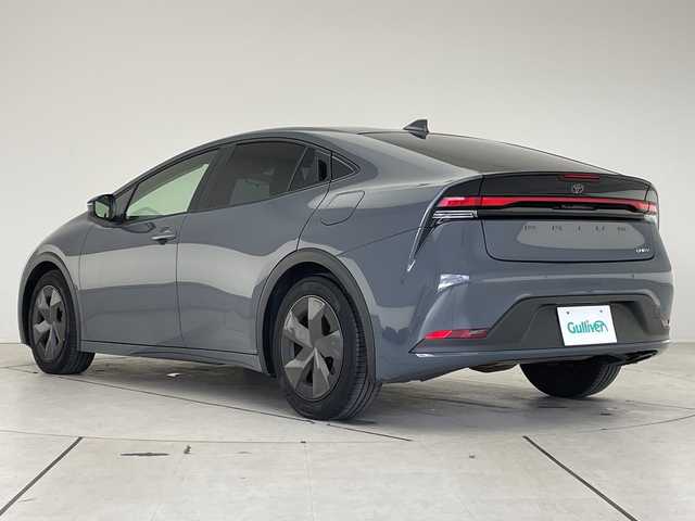 トヨタ プリウス U 愛知県 2024(令6)年 2.7万km グレー セーフティセンス　/純正８型ＤＡ　/レーダークルコン　/シートヒーター　/バックカメラ　/コーナーセンサー　/ＥＴＣ２．０　/ＬＥＤヘッド　/レーンキープ　/オートハイビーム　/前後ドラレコ　/プッシュスタート　/スマートキー