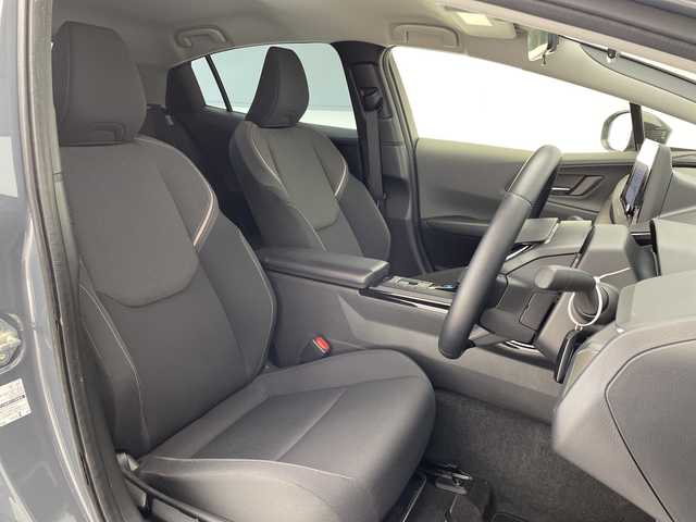 トヨタ プリウス U 愛知県 2024(令6)年 2.7万km グレー セーフティセンス　/純正８型ＤＡ　/レーダークルコン　/シートヒーター　/バックカメラ　/コーナーセンサー　/ＥＴＣ２．０　/ＬＥＤヘッド　/レーンキープ　/オートハイビーム　/前後ドラレコ　/プッシュスタート　/スマートキー