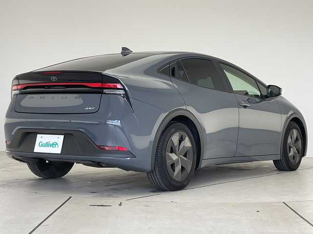 トヨタ プリウス U 愛知県 2024(令6)年 2.7万km グレー セーフティセンス　/純正８型ＤＡ　/レーダークルコン　/シートヒーター　/バックカメラ　/コーナーセンサー　/ＥＴＣ２．０　/ＬＥＤヘッド　/レーンキープ　/オートハイビーム　/前後ドラレコ　/プッシュスタート　/スマートキー