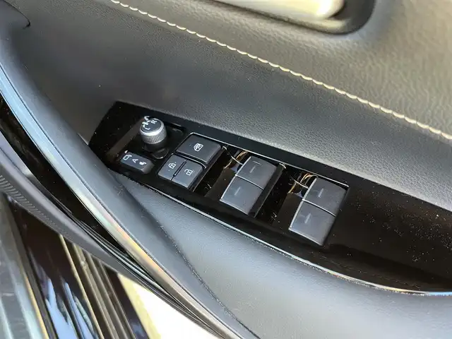 トヨタ カローラツーリング ハイブリッド ダブルバイビー 鳥取県 2022(令4)年 1.6万km スパークリングブラックパールクリスタルシャイン ４WD/純正ナビ/フルセグ/BT/USB/バックカメラ/ETC2.0/前後ドライブレコーダー/ハーフレザーシート/前席シートヒーター/ステアリングヒーター/モデリスタエアロ/フロント/リア/サイド/レーダークルーズコントロール/レーンキープアシスト/デジタルインナーミラー/LEDヘットライト/純正17インチアルミホイール/プッシュエンジンスタート/フロアマット/ドアバイザー/取扱説明書/スペアキー