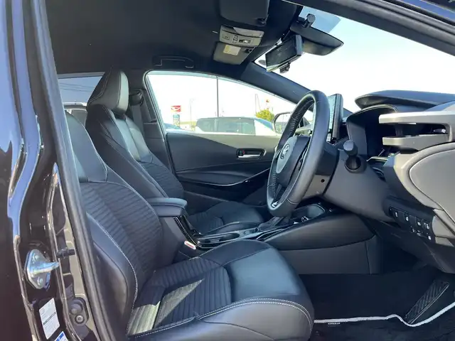 トヨタ カローラツーリング ハイブリッド ダブルバイビー 鳥取県 2022(令4)年 1.6万km スパークリングブラックパールクリスタルシャイン ４WD/純正ナビ/フルセグ/BT/USB/バックカメラ/ETC2.0/前後ドライブレコーダー/ハーフレザーシート/前席シートヒーター/ステアリングヒーター/モデリスタエアロ/フロント/リア/サイド/レーダークルーズコントロール/レーンキープアシスト/デジタルインナーミラー/LEDヘットライト/純正17インチアルミホイール/プッシュエンジンスタート/フロアマット/ドアバイザー/取扱説明書/スペアキー