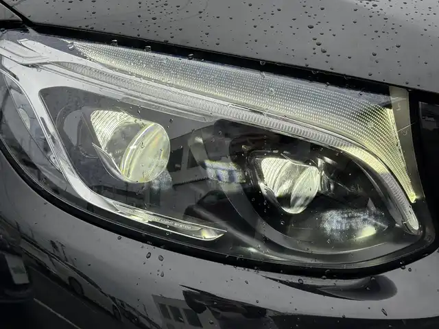 メルセデス・ベンツ ＧＬＣ２２０ d 4マチックスポーツ 三重県 2018(平30)年 10.5万km オブシディアンブラック 2.2L ディーゼルターボ/4WD/MTモード付コラム9AT/純正 8インチディスプレイ＋ナビ/（FM/AM/TV/Bluetooth/CD/DVD/SD/SDREC/USB/iPod）/360°カメラシステム/Burmester（ブルメスター）サウンドシステム/ドライブレコーダー 前方/ETC/安全/レーダーセーフティパッケージ/●アクティブブレーキアシスト/●PRE-SAFE（衝突時の乗員のダメージを最低限に抑えるセーフティ技術）/●アクティブブラインドスポットアシスト（ABSA）/●ディスタンスパイロット・ディストロニック（追従クルコン）/●ステアリングパイロット/・パークトロニック（クリアランスソナー・前後）/・LEDインテリジェントライトシステム＋アダプティブハイビームアシスト・プラス/装備/・ハーフレザーシート/・パワーシート（D・Nメモリー付10way＋4wayランバーサポート）/・シートヒーター（D/N/2nd）/・ヘッドアップディスプレイ/・左右独立オートエアコン/・ルーフレール/・パドルシフト/・自動防眩ルームミラー/・社外18inAW＋冬タイヤ（純正19inAW＋夏タイヤあり）