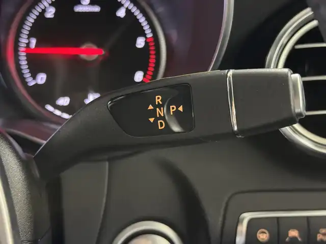 メルセデス・ベンツ ＧＬＣ２２０ d 4マチックスポーツ 三重県 2018(平30)年 10.5万km オブシディアンブラック 2.2L ディーゼルターボ/4WD/MTモード付コラム9AT/純正 8インチディスプレイ＋ナビ/（FM/AM/TV/Bluetooth/CD/DVD/SD/SDREC/USB/iPod）/360°カメラシステム/Burmester（ブルメスター）サウンドシステム/ドライブレコーダー 前方/ETC/安全/レーダーセーフティパッケージ/●アクティブブレーキアシスト/●PRE-SAFE（衝突時の乗員のダメージを最低限に抑えるセーフティ技術）/●アクティブブラインドスポットアシスト（ABSA）/●ディスタンスパイロット・ディストロニック（追従クルコン）/●ステアリングパイロット/・パークトロニック（クリアランスソナー・前後）/・LEDインテリジェントライトシステム＋アダプティブハイビームアシスト・プラス/装備/・ハーフレザーシート/・パワーシート（D・Nメモリー付10way＋4wayランバーサポート）/・シートヒーター（D/N/2nd）/・ヘッドアップディスプレイ/・左右独立オートエアコン/・ルーフレール/・パドルシフト/・自動防眩ルームミラー/・社外18inAW＋冬タイヤ（純正19inAW＋夏タイヤあり）