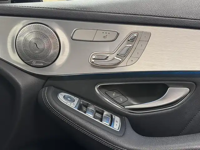 メルセデス・ベンツ ＧＬＣ２２０ d 4マチックスポーツ 三重県 2018(平30)年 10.5万km オブシディアンブラック 2.2L ディーゼルターボ/4WD/MTモード付コラム9AT/純正 8インチディスプレイ＋ナビ/（FM/AM/TV/Bluetooth/CD/DVD/SD/SDREC/USB/iPod）/360°カメラシステム/Burmester（ブルメスター）サウンドシステム/ドライブレコーダー 前方/ETC/安全/レーダーセーフティパッケージ/●アクティブブレーキアシスト/●PRE-SAFE（衝突時の乗員のダメージを最低限に抑えるセーフティ技術）/●アクティブブラインドスポットアシスト（ABSA）/●ディスタンスパイロット・ディストロニック（追従クルコン）/●ステアリングパイロット/・パークトロニック（クリアランスソナー・前後）/・LEDインテリジェントライトシステム＋アダプティブハイビームアシスト・プラス/装備/・ハーフレザーシート/・パワーシート（D・Nメモリー付10way＋4wayランバーサポート）/・シートヒーター（D/N/2nd）/・ヘッドアップディスプレイ/・左右独立オートエアコン/・ルーフレール/・パドルシフト/・自動防眩ルームミラー/・社外18inAW＋冬タイヤ（純正19inAW＋夏タイヤあり）