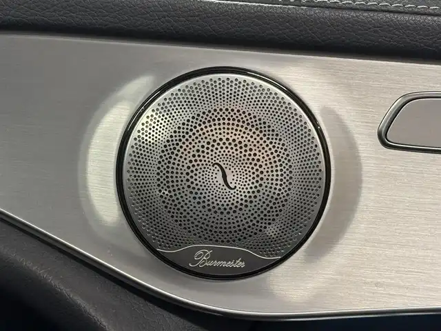 メルセデス・ベンツ ＧＬＣ２２０ d 4マチックスポーツ 三重県 2018(平30)年 10.5万km オブシディアンブラック 2.2L ディーゼルターボ/4WD/MTモード付コラム9AT/純正 8インチディスプレイ＋ナビ/（FM/AM/TV/Bluetooth/CD/DVD/SD/SDREC/USB/iPod）/360°カメラシステム/Burmester（ブルメスター）サウンドシステム/ドライブレコーダー 前方/ETC/安全/レーダーセーフティパッケージ/●アクティブブレーキアシスト/●PRE-SAFE（衝突時の乗員のダメージを最低限に抑えるセーフティ技術）/●アクティブブラインドスポットアシスト（ABSA）/●ディスタンスパイロット・ディストロニック（追従クルコン）/●ステアリングパイロット/・パークトロニック（クリアランスソナー・前後）/・LEDインテリジェントライトシステム＋アダプティブハイビームアシスト・プラス/装備/・ハーフレザーシート/・パワーシート（D・Nメモリー付10way＋4wayランバーサポート）/・シートヒーター（D/N/2nd）/・ヘッドアップディスプレイ/・左右独立オートエアコン/・ルーフレール/・パドルシフト/・自動防眩ルームミラー/・社外18inAW＋冬タイヤ（純正19inAW＋夏タイヤあり）