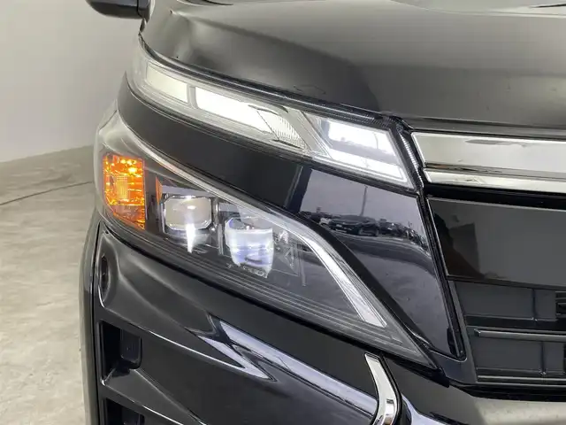 トヨタ ヴォクシー ハイブリッド ZS 煌Ⅲ 群馬県 2021(令3)年 4.2万km ブラック 純正ナビ　純正１２．１インチフリップダウンモニター　両側パワースライドドア　クルーズコントロール　シートヒーター　衝突軽減システム　横滑り防止　障害物センサー　スマートキー　プッシュスタート　禁煙車