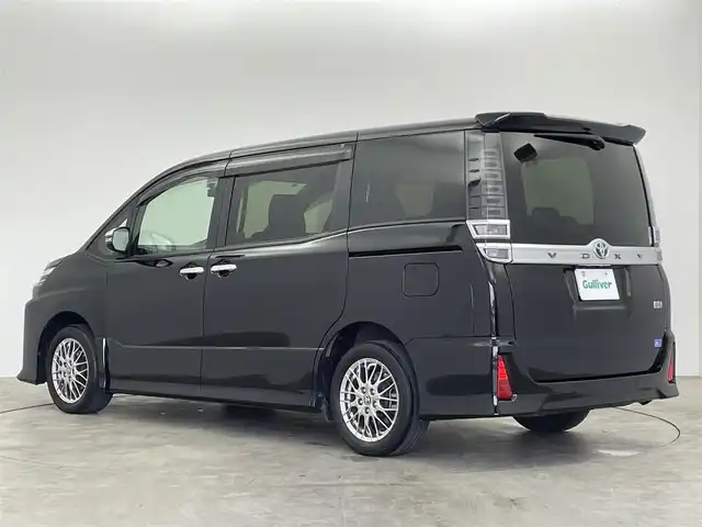 トヨタ ヴォクシー ハイブリッド ZS 煌Ⅲ 群馬県 2021(令3)年 4.2万km ブラック 純正ナビ　純正１２．１インチフリップダウンモニター　両側パワースライドドア　クルーズコントロール　シートヒーター　衝突軽減システム　横滑り防止　障害物センサー　スマートキー　プッシュスタート　禁煙車