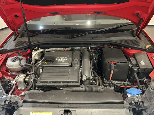 アウディ Ａ３ スポーツバック 1．4 TFSI 新潟県 2014(平26)年 3.9万km ブリリアントレッド MMIナビゲーションシステム/・ステアリングマルチファンクション/・パドルシフト/フルセグTV/Bluetooth/USB/CD/DVD/アクティブクルーズコントロール/ドライブレコーダー/ビルトインETC/レザーパッケージ/・ミラノレザー/・パワーシート/・ランバーサポート４ウェイ/・シートヒーター/コンビニエンスパッケージ/・アドバンストキー/・リヤビューカメラ/・アウディパーキングシステム