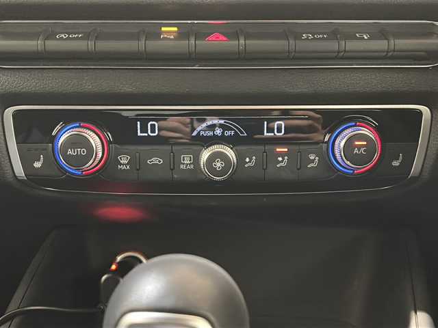 アウディ Ａ３ スポーツバック 1．4 TFSI 新潟県 2014(平26)年 3.9万km ブリリアントレッド MMIナビゲーションシステム/・ステアリングマルチファンクション/・パドルシフト/フルセグTV/Bluetooth/USB/CD/DVD/アクティブクルーズコントロール/ドライブレコーダー/ビルトインETC/レザーパッケージ/・ミラノレザー/・パワーシート/・ランバーサポート４ウェイ/・シートヒーター/コンビニエンスパッケージ/・アドバンストキー/・リヤビューカメラ/・アウディパーキングシステム