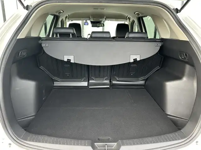マツダ ＣＸ－５ XD Lパッケージ 大阪府 2016(平28)年 19万km クリスタルホワイトパールマイカ 純正ナビ/   CD/DVD/Bluetooth/USB/バックサイドモニター（左サイド）/衝突軽減ブレーキ/横滑り防止装置/コーナーセンサー　/ＢＳＭ/前席シートヒーター/前席パワーシート（運転席のみメモリー付き）/レーダークルーズコントロール/レーンキープアシスト/パドルシフト/アイドリングストップ/前後ドライブレコーダー/オートマチックハイビーム/純正19インチアルミホイール/プッシュスタート/スマートキー/ＥＴＣ/ＬＥＤ/禁煙車