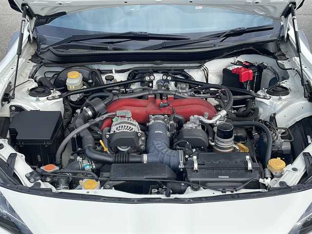 トヨタ ８６ GR 富山県 2018(平30)年 2.6万km クリスタルホワイトパール 6速MT/純正SDナビ（NSZT-W66T）/フルセグ/Bluetooth/バックカメラ/ETC/ドライブレコーダー/GR専用キャリパー/GR専用レカロシート/社外水温メーター/社外油圧メーター/社外油温メーター/クルーズコントロール/レーダー探知機