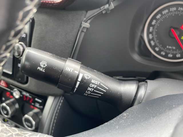 トヨタ ８６ GR 富山県 2018(平30)年 2.6万km クリスタルホワイトパール 6速MT/純正SDナビ（NSZT-W66T）/フルセグ/Bluetooth/バックカメラ/ETC/ドライブレコーダー/GR専用キャリパー/GR専用レカロシート/社外水温メーター/社外油圧メーター/社外油温メーター/クルーズコントロール/レーダー探知機