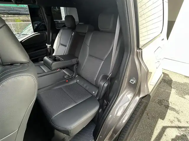 トヨタ ランドクルーザー ２５０ VX 愛知県 2024(令6)年 2.3万km アバンギャルドブロンズメタリック ワンオーナー/純正メモリナビ/フルセグテレビ/バックカメラ/アラウンドビュー/Bluetooth/ウィンカーミラー/クルーズコントロール/プッシュスタート/ビルトインETC2.0/パワーバックドア/デジタルインナーミラー/衝突軽減ブレーキ/BSM