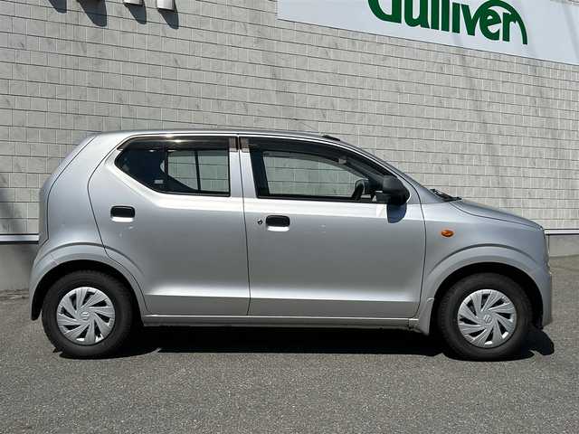 スズキ アルト F 山口県 2015(平27)年 1.9万km シルキーシルバーメタリック ５速マニュアル/ワンオーナー/禁煙車/Ｗエアバック/キーレスエントリー/純正ＣＤ/横滑り防止装置/走行１８４６２Ｋｍ/取扱説明書/保証書/フロアマット/スペアキー/夏冬タイヤ有り