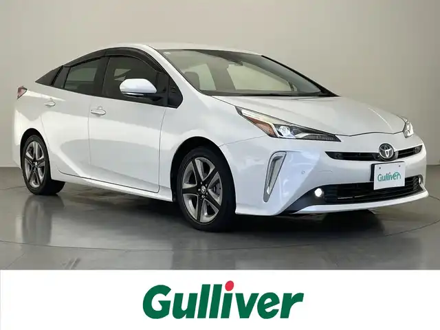 トヨタ プリウス Sツーリングセレクション 愛知県 2020(令2)年 3.3万km プラチナホワイトパールマイカ 純正９型ナビ　禁煙車　全方位カメラ　ＤＶＤ　ＥＴＣ　フルセグＴＶ　シートヒーター　純正１７インチアルミホイール　ＬＥＤライト　フォグランプ　ＡＣ１００Ｗ　スペアタイヤ 前後ドラレコ 追従クルコン 衝突軽減  コーナーセンサー オートハイビーム 純正フロアマット カーテンエアバッグ アイドリングストップ　ブラックソフトレザーシート