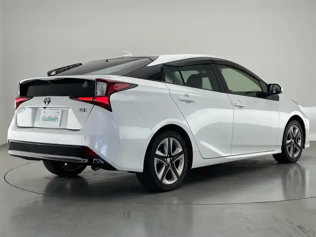 トヨタ プリウス Sツーリングセレクション 愛知県 2020(令2)年 3.3万km プラチナホワイトパールマイカ 純正９型ナビ　禁煙車　全方位カメラ　ＤＶＤ　ＥＴＣ　フルセグＴＶ　シートヒーター　純正１７インチアルミホイール　ＬＥＤライト　フォグランプ　ＡＣ１００Ｗ　スペアタイヤ 前後ドラレコ 追従クルコン 衝突軽減  コーナーセンサー オートハイビーム 純正フロアマット カーテンエアバッグ アイドリングストップ　ブラックソフトレザーシート
