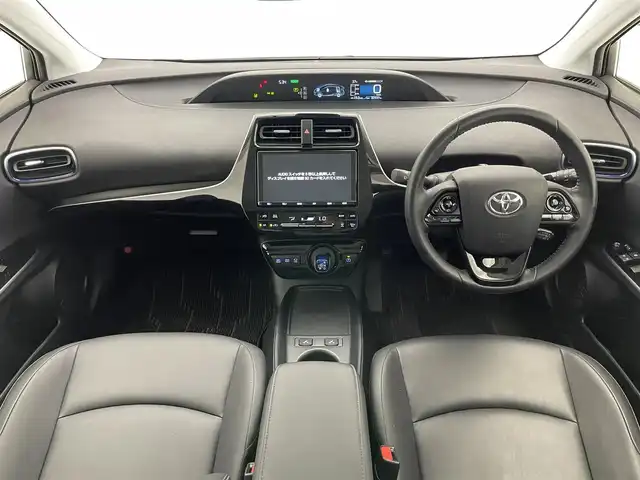 トヨタ プリウス Sツーリングセレクション 愛知県 2020(令2)年 3.3万km プラチナホワイトパールマイカ 純正９型ナビ　禁煙車　全方位カメラ　ＤＶＤ　ＥＴＣ　フルセグＴＶ　シートヒーター　純正１７インチアルミホイール　ＬＥＤライト　フォグランプ　ＡＣ１００Ｗ　スペアタイヤ 前後ドラレコ 追従クルコン 衝突軽減  コーナーセンサー オートハイビーム 純正フロアマット カーテンエアバッグ アイドリングストップ　ブラックソフトレザーシート