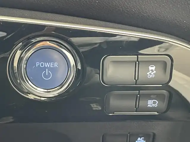 トヨタ プリウス Sツーリングセレクション 愛知県 2020(令2)年 3.3万km プラチナホワイトパールマイカ 純正９型ナビ　禁煙車　全方位カメラ　ＤＶＤ　ＥＴＣ　フルセグＴＶ　シートヒーター　純正１７インチアルミホイール　ＬＥＤライト　フォグランプ　ＡＣ１００Ｗ　スペアタイヤ 前後ドラレコ 追従クルコン 衝突軽減  コーナーセンサー オートハイビーム 純正フロアマット カーテンエアバッグ アイドリングストップ　ブラックソフトレザーシート