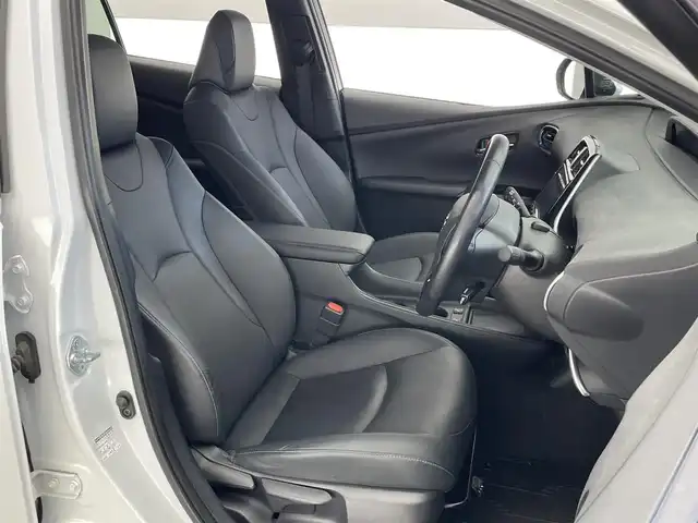 トヨタ プリウス Sツーリングセレクション 愛知県 2020(令2)年 3.3万km プラチナホワイトパールマイカ 純正９型ナビ　禁煙車　全方位カメラ　ＤＶＤ　ＥＴＣ　フルセグＴＶ　シートヒーター　純正１７インチアルミホイール　ＬＥＤライト　フォグランプ　ＡＣ１００Ｗ　スペアタイヤ 前後ドラレコ 追従クルコン 衝突軽減  コーナーセンサー オートハイビーム 純正フロアマット カーテンエアバッグ アイドリングストップ　ブラックソフトレザーシート