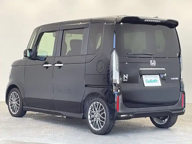 ホンダ Ｎ ＢＯＸ カスタム ターボ 栃木県 2023(令5)年 0.5万km クリスタルブラックパール 純正ナビ/（Bluetooth/CD/フルセグTV）/バックカメラ/ホンダセンシング/・衝突軽減ブレーキ/・誤発進抑制機能/・アダプティブクルーズコントロール/・車線維持支援システム/・路外逸脱抑制機能/・先行車発進お知らせ機能/・標識認識機能/・オートハイビーム/両側パワースライドドア/ハーフレザーシート/シートヒーター/LEDヘッドライト/パドルシフト/スマートキー/アイドリングストップ/ステアリングスイッチ/電動格納ミラー/純正フロアマット/純正アルミホイール