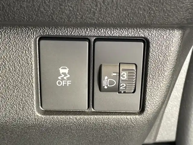 ホンダ Ｎ ＢＯＸ カスタム ターボ 栃木県 2023(令5)年 0.5万km クリスタルブラックパール 純正ナビ/（Bluetooth/CD/フルセグTV）/バックカメラ/ホンダセンシング/・衝突軽減ブレーキ/・誤発進抑制機能/・アダプティブクルーズコントロール/・車線維持支援システム/・路外逸脱抑制機能/・先行車発進お知らせ機能/・標識認識機能/・オートハイビーム/両側パワースライドドア/ハーフレザーシート/シートヒーター/LEDヘッドライト/パドルシフト/スマートキー/アイドリングストップ/ステアリングスイッチ/電動格納ミラー/純正フロアマット/純正アルミホイール