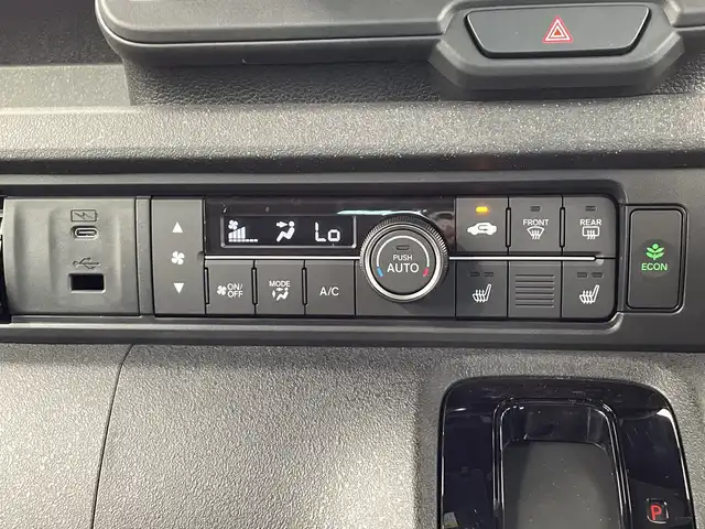 ホンダ Ｎ ＢＯＸ カスタム ターボ 栃木県 2023(令5)年 0.5万km クリスタルブラックパール 純正ナビ/（Bluetooth/CD/フルセグTV）/バックカメラ/ホンダセンシング/・衝突軽減ブレーキ/・誤発進抑制機能/・アダプティブクルーズコントロール/・車線維持支援システム/・路外逸脱抑制機能/・先行車発進お知らせ機能/・標識認識機能/・オートハイビーム/両側パワースライドドア/ハーフレザーシート/シートヒーター/LEDヘッドライト/パドルシフト/スマートキー/アイドリングストップ/ステアリングスイッチ/電動格納ミラー/純正フロアマット/純正アルミホイール
