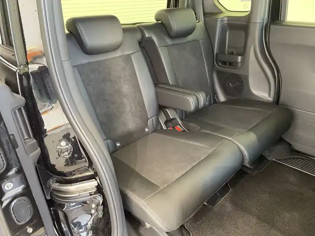 ホンダ Ｎ ＢＯＸ カスタム ターボ 栃木県 2023(令5)年 0.5万km クリスタルブラックパール 純正ナビ/（Bluetooth/CD/フルセグTV）/バックカメラ/ホンダセンシング/・衝突軽減ブレーキ/・誤発進抑制機能/・アダプティブクルーズコントロール/・車線維持支援システム/・路外逸脱抑制機能/・先行車発進お知らせ機能/・標識認識機能/・オートハイビーム/両側パワースライドドア/ハーフレザーシート/シートヒーター/LEDヘッドライト/パドルシフト/スマートキー/アイドリングストップ/ステアリングスイッチ/電動格納ミラー/純正フロアマット/純正アルミホイール