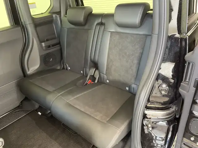 ホンダ Ｎ ＢＯＸ カスタム ターボ 栃木県 2023(令5)年 0.5万km クリスタルブラックパール 純正ナビ/（Bluetooth/CD/フルセグTV）/バックカメラ/ホンダセンシング/・衝突軽減ブレーキ/・誤発進抑制機能/・アダプティブクルーズコントロール/・車線維持支援システム/・路外逸脱抑制機能/・先行車発進お知らせ機能/・標識認識機能/・オートハイビーム/両側パワースライドドア/ハーフレザーシート/シートヒーター/LEDヘッドライト/パドルシフト/スマートキー/アイドリングストップ/ステアリングスイッチ/電動格納ミラー/純正フロアマット/純正アルミホイール