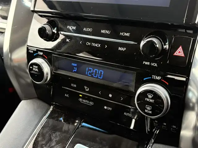 トヨタ アルファード S Cパッケージ 大分県 2022(令4)年 6.6万km ホワイトパールクリスタルシャイン ・純正ディスプレイオーディオ(BT/USB)/・バックカメラ/・フルセグテレビ/・モデリスタ/・サンルーフ/・レーダークルーズコントロール/・AC100V/・ETC/・ドラレコ/・デジタルインナーミラー/・オートハイビーム/・ステアリングヒーター/・パワーシート/・シートメモリー/・シートヒーター/・シートクーラー/・ブレーキホールド