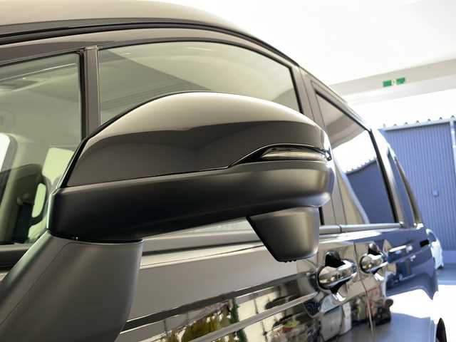 ホンダ フリード ハイブリット e:HEV AIR EX 長野県 2025(令7)年 0.1千km クリスタルブラックパール 登録済未使用車/純正9インチナビ/（フルセグ/Bluetooth/AppleCarPlay/AndroidAuto)/バックカメラ/ホンダセンシング/・衝突軽減ブレーキ/・レーンキープアシスト/・レーダークルーズコントロール/・ブラインドスポットモニター/・踏み間違い防止/・前後コーナーセンサー/両側電動スライドドア/電子パーキング/リア席サンシェード/LEDヘッドライト/オートライト/ウィンカーミラー/ハーフレザーシート/取扱説明書/保証書/スマートキー/スペアキー