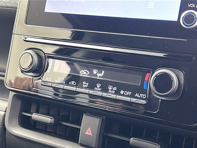 トヨタ シエンタ ハイブリッド Z 福島県 2023(令5)年 3.5万km アーバンカーキ ／禁煙車/／純正ナビ機能付きＤＡ/／ＥＴＣ/／１００電源/／バックカメラ/／両側電動スライドドア/／衝突軽減装置/／純正１５インチアルミホイール/／Ｂｌｕｅｔｏｏｔｈ/／オートライト１/／オートエアコン/／ＬＥＤヘッドライト