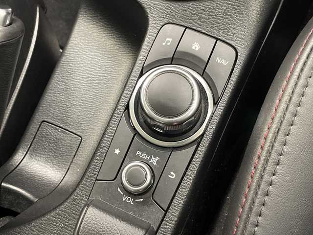 マツダ ＣＸ－３ XD ツーリング 愛知県 2015(平27)年 3万km ソウルレッドプレミアムメタリック 純正ナビ/クルーズコントロール/バックカメラ/ヘッドアップディスプレイ/純正アルミホイール/ブラインドスポットモニター/LEDヘッドライト/パドルシフト/ドライブレコーダー/ETC/衝突軽減システム/フルセグ/CD DVD/Bluetooth/ステアリングスイッチ/スマートキー/プッシュスタート