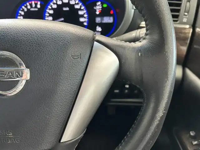 日産 エルグランド 250ハイウェイスター 鹿児島県 2010(平22)年 8.1万km ファントムブラック 禁煙車　/純正ナビ/・ワンセグTV/・Bluetooth/全方位カメラ　/フリップダウンモニター　/オットマン　/ロール式サンシェード　/カーテンエアバッグ　/ビルトインＥＴＣ　/純正アルミホイール　/純正ドアバイザー　/社外フロアマット　/スマートキー/プッシュスタート